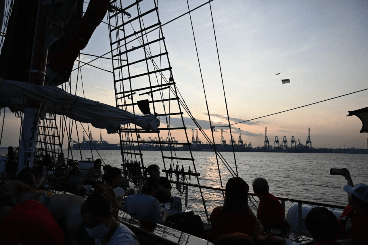 The Royal Albatross - Luxury Tall Ship Cruise Ticket - image 33